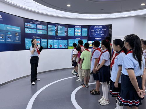 红领巾科普讲堂 走进全球灯塔工厂联宝科技